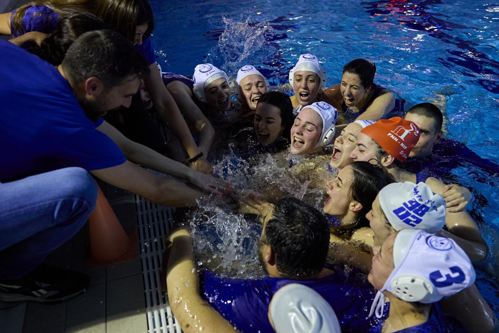 El Waterpolo Iru&ntilde;a 98 02 asciende a Divisi&oacute;n de Honor