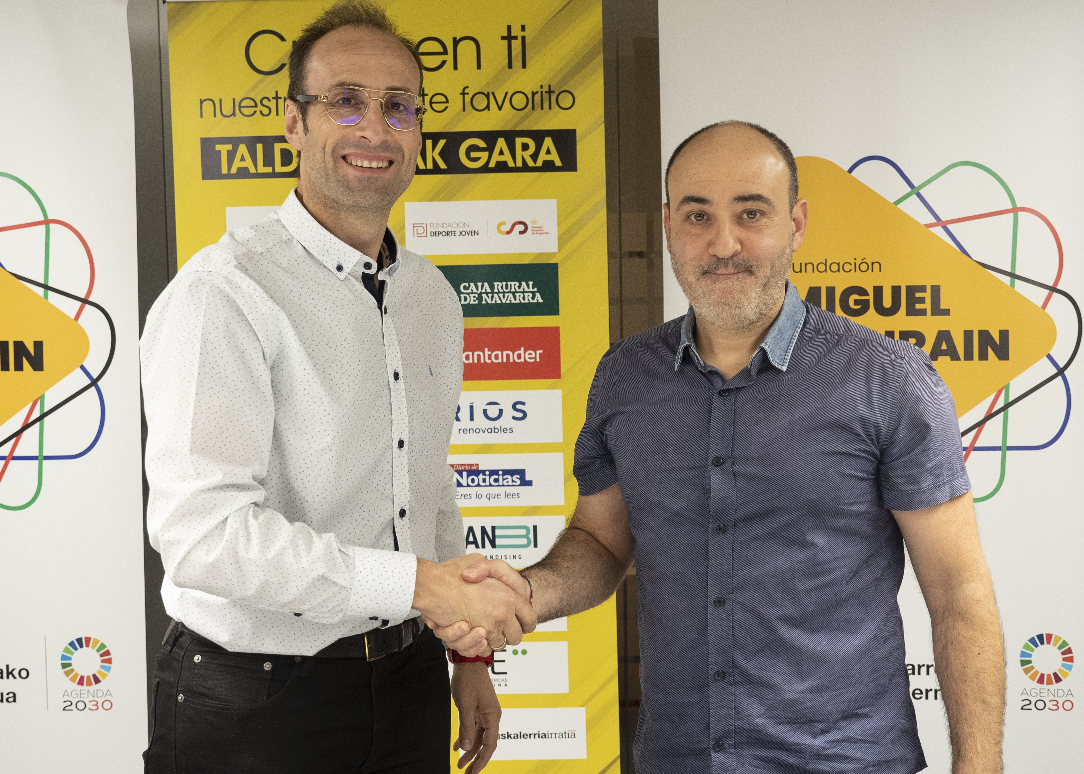 FIRMA DEL CONVENIO DE REESTRUCTURACI&Oacute;N DE DEPORTE FEMENINO (BALONCESTO)