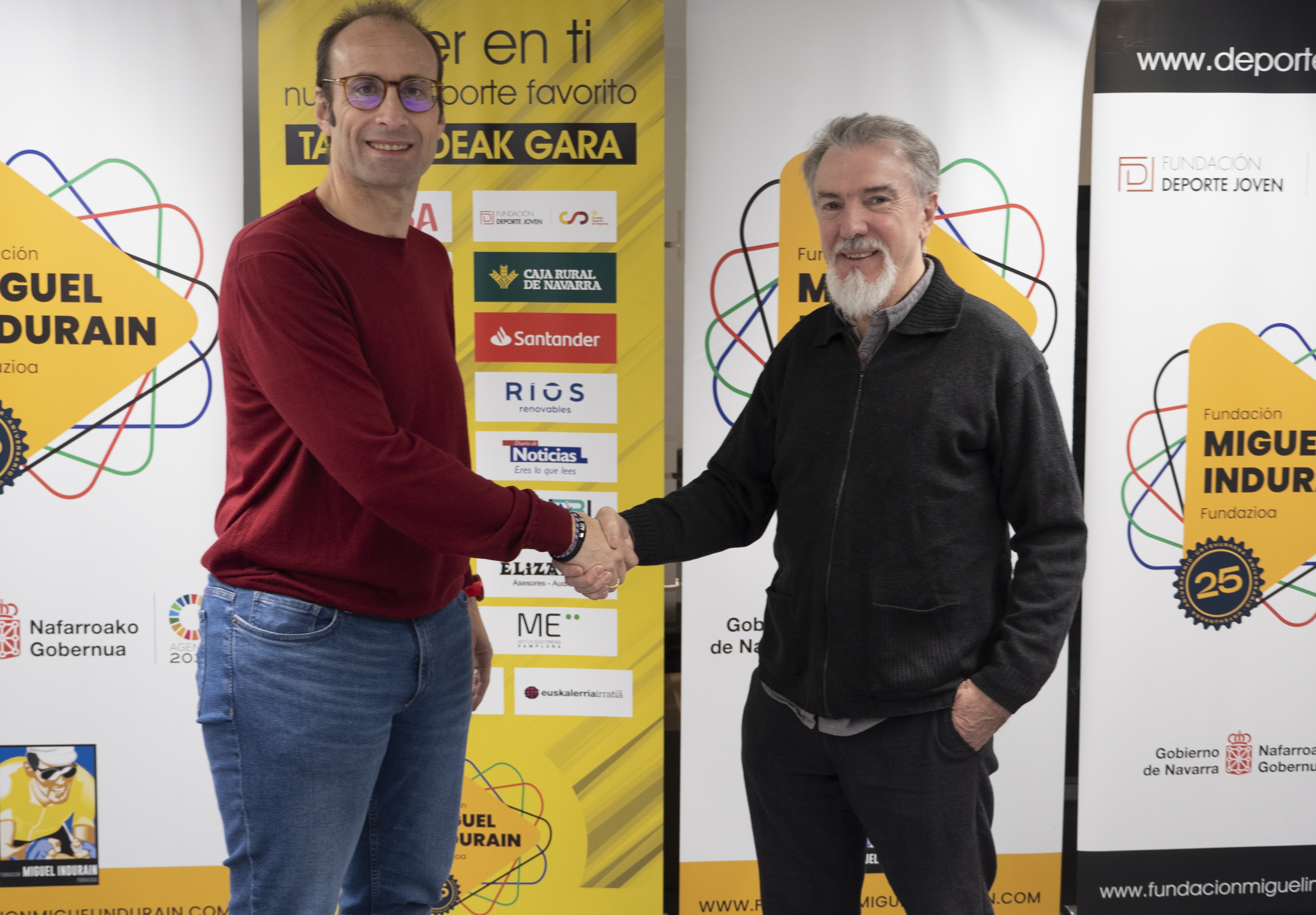 Firma del convenio de estructuraci&oacute;n del baloncesto masculino