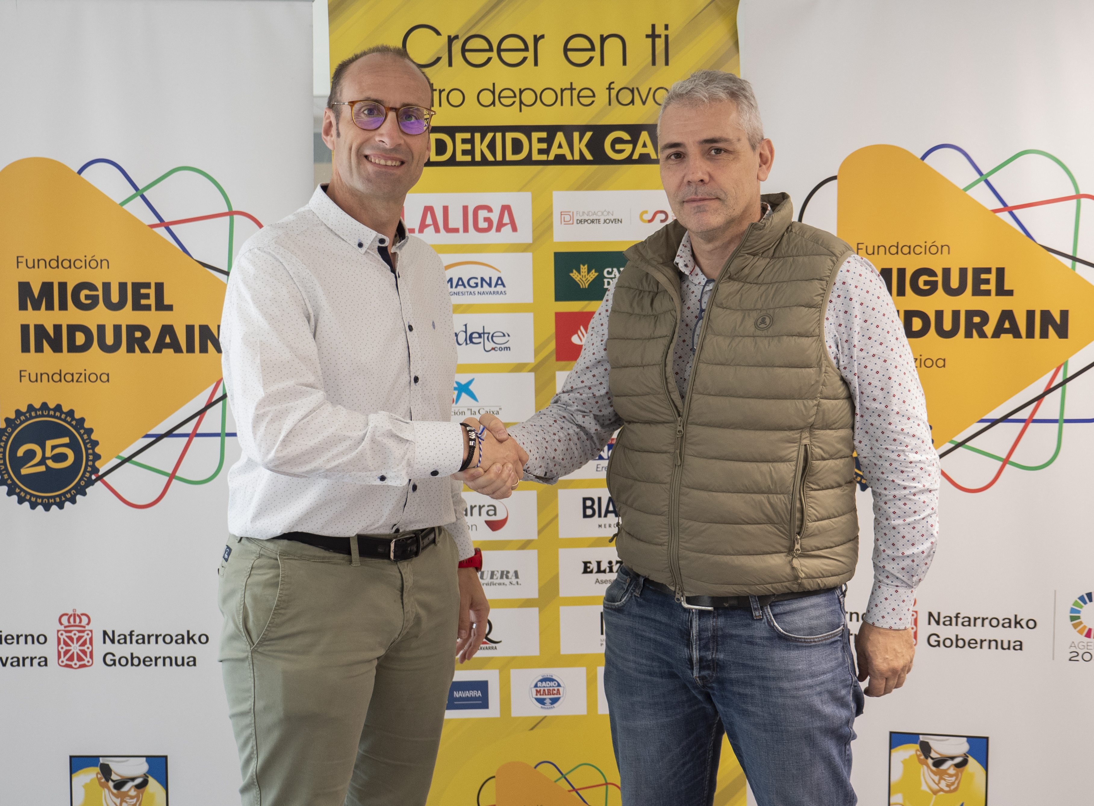 Renovado el acuerdo de patrocinio entre la FMIF y Gr&aacute;ficas Castuera