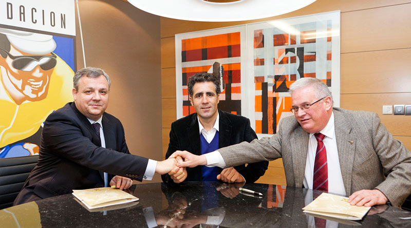 Caja Navarra suscribe un convenio de patrocinio con la Fundaci&oacute;n Miguel Indurain