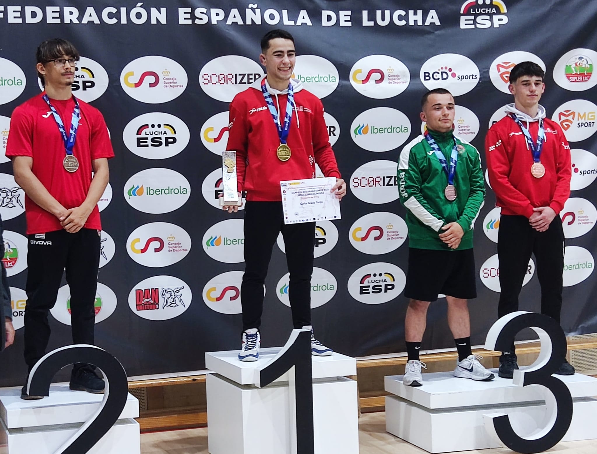 Barcelona corona a los nuevos campeones del "Campeonato de Espa&ntilde;a Senior" de lucha