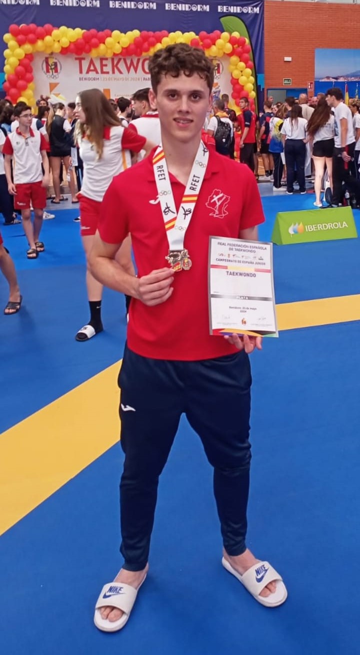 &Iacute;&ntilde;igo Zunzarren, subcampe&oacute;n de Espa&ntilde;a junior de taekwondo