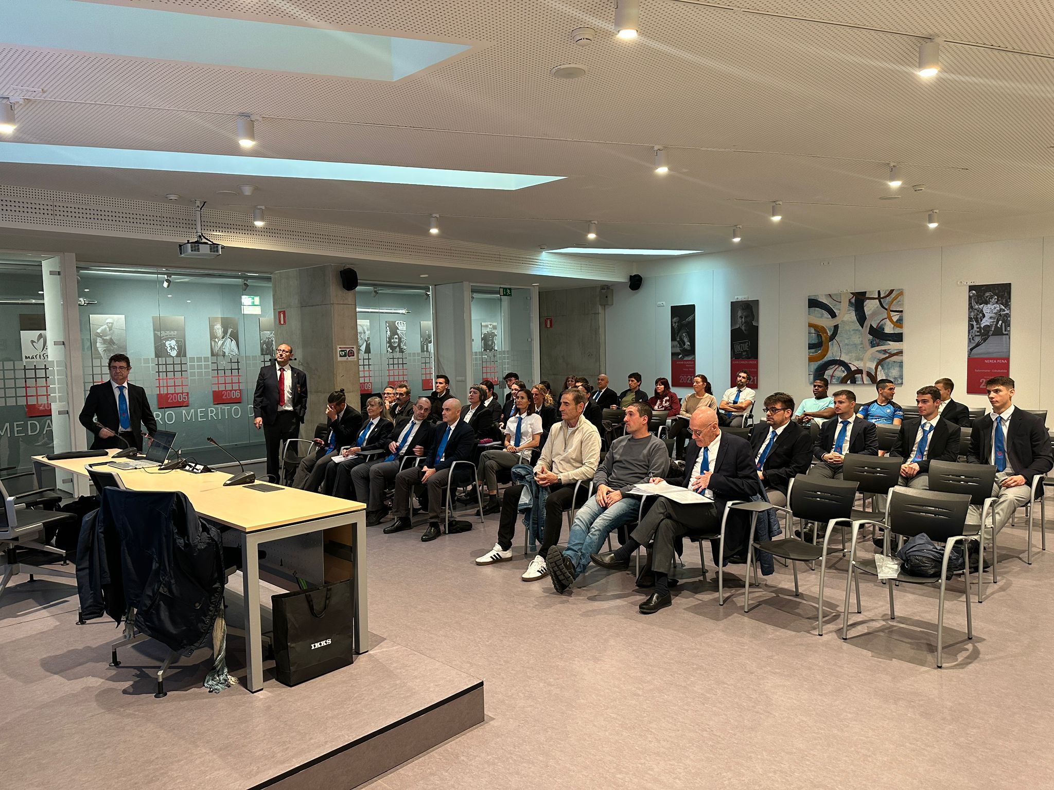 Éxito en el curso de reciclaje y titulación de arbitraje y Coach celebrado por la Federación Navarra de Kárate