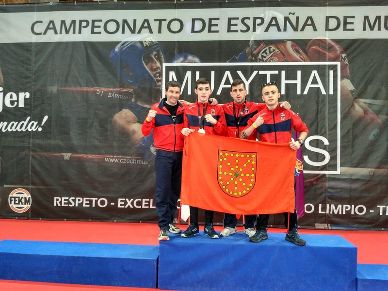 Poker dorado en el Campeonato de España de Muay Thai