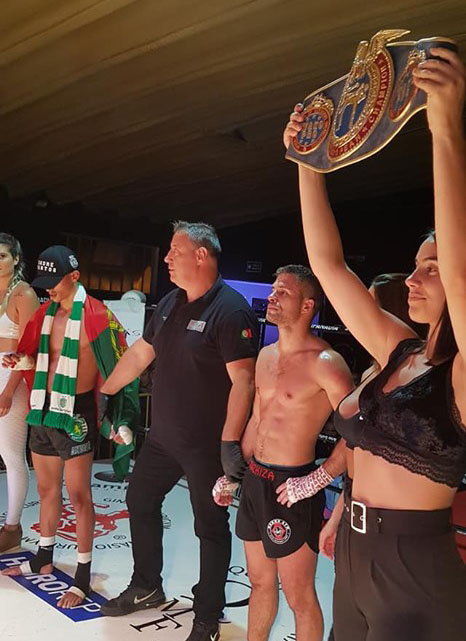 &Eacute;pico Combate sin premio de Andoni Iglesias en Oporto