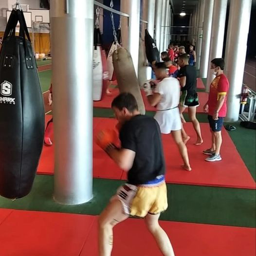 Tres luchadores navarros preparan el mundial de Kickboxing