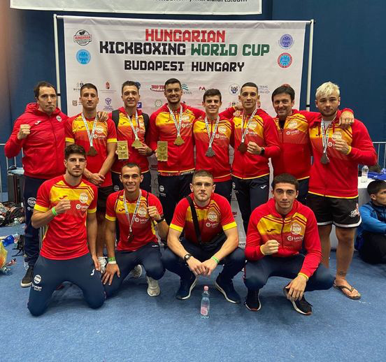 Triplete navarro en la Copa del Mundo de Kickboxing