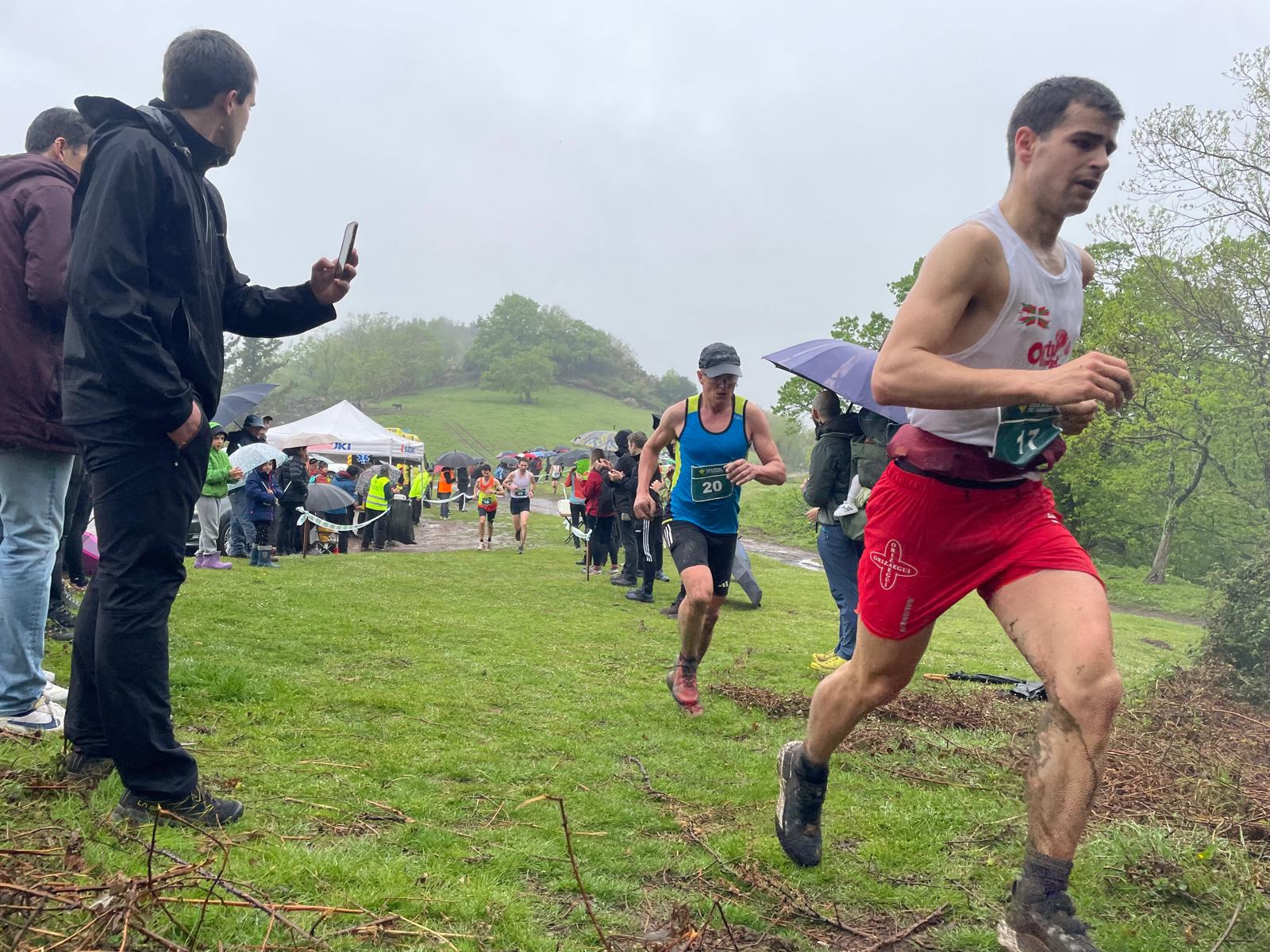 MEDIA MARAT&Oacute;N MONTA&Ntilde;A DE BERA. CAMPEONATO NAVARRO DE CARRERAS POR MONTA&Ntilde;A