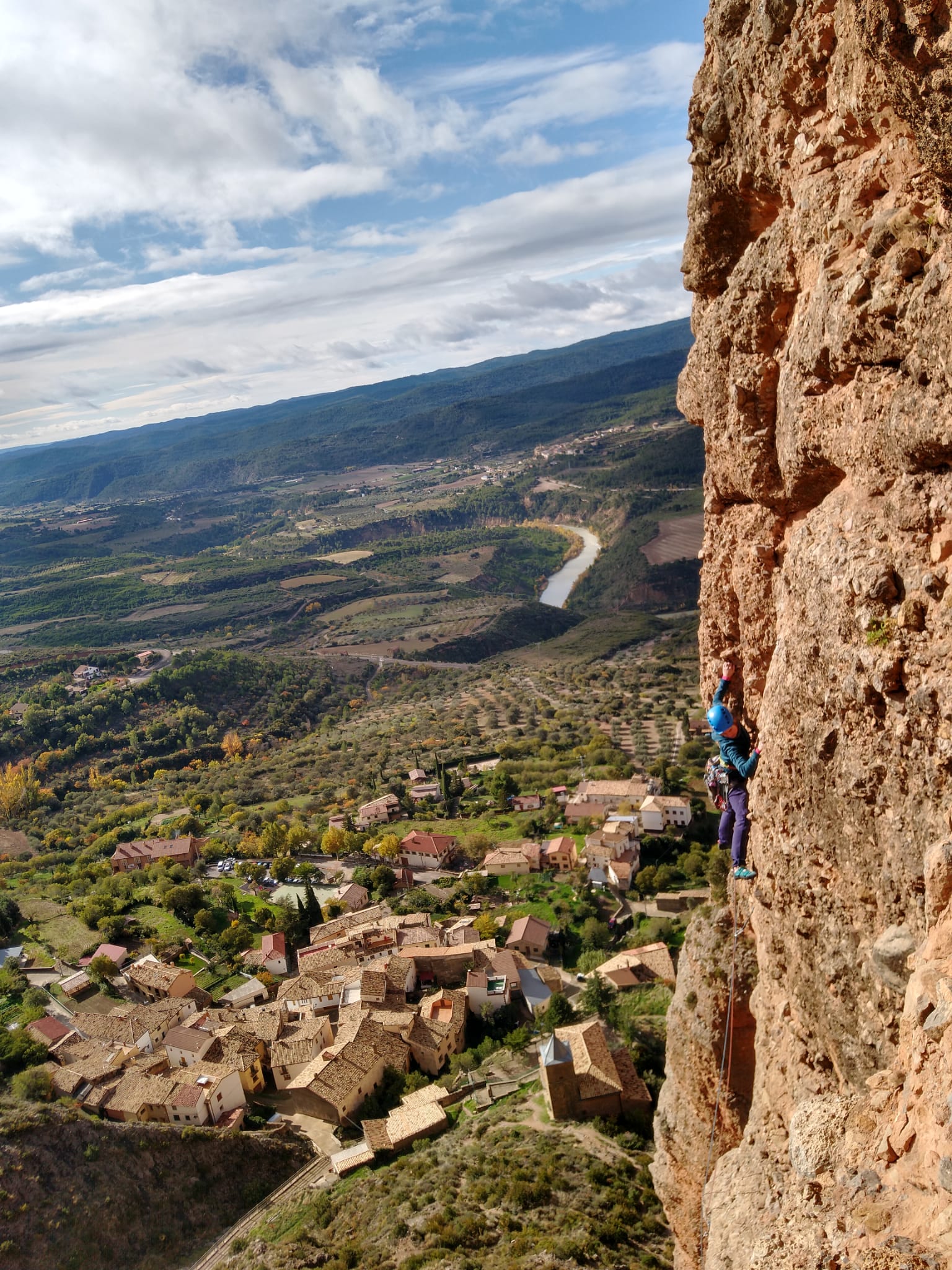 CONCENTRACI&Oacute;N DEL EQUIPO NAVARRO DE ALPINISMO GAZTEAK EN RIGLOS