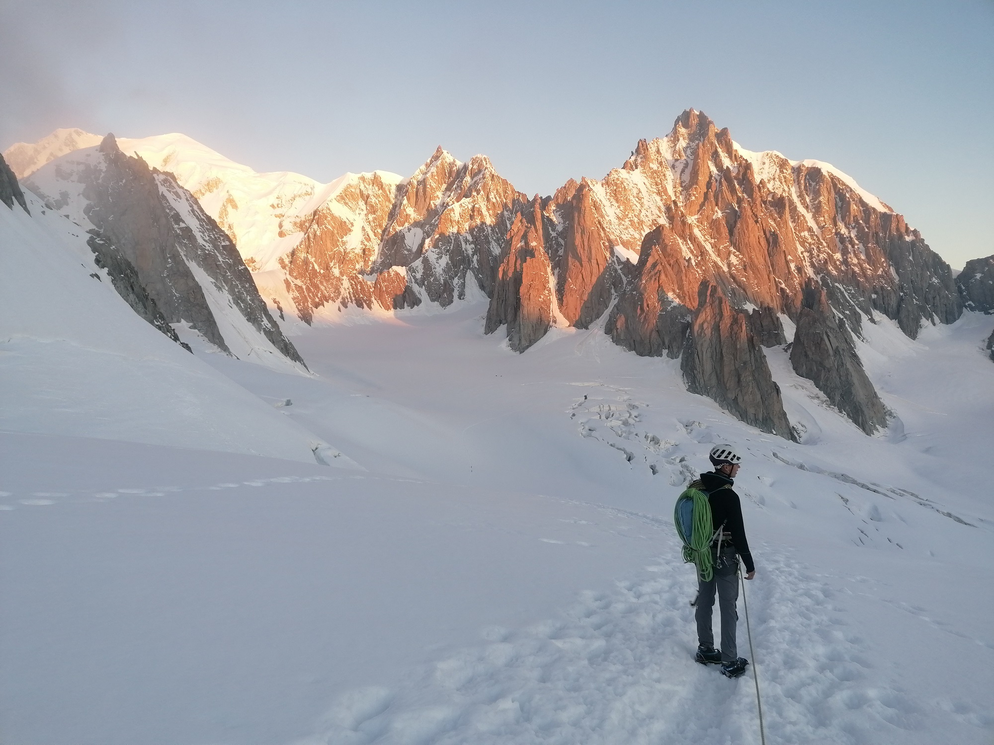SOBRESALIENTE ACTIVIDAD DE GAZTEAK EN ALPES
