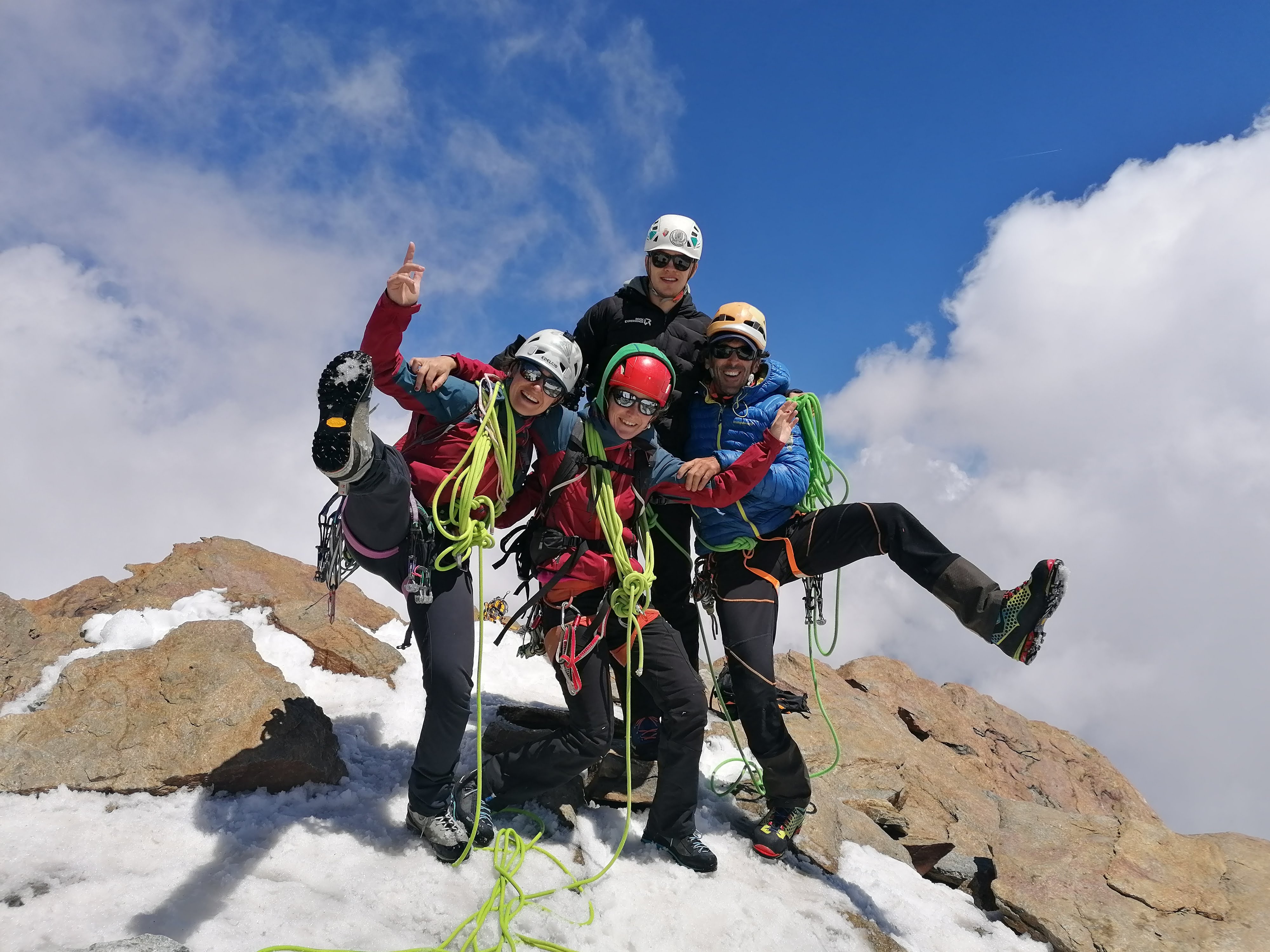 CONCENTRACIÓN DE GAZTEAK EN ALPES