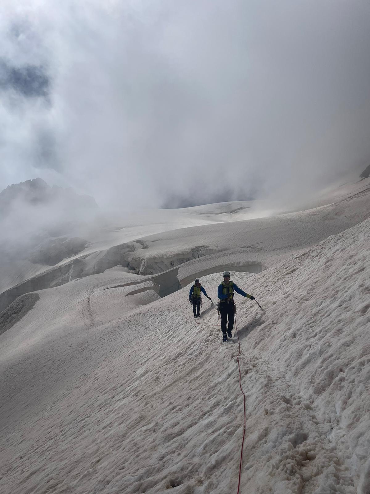 SOBRESALIENTE ACTIVIDAD DEL EQUIPO DE ALPINISMO EN LA CONCENTRACI&Oacute;N DE ALPES