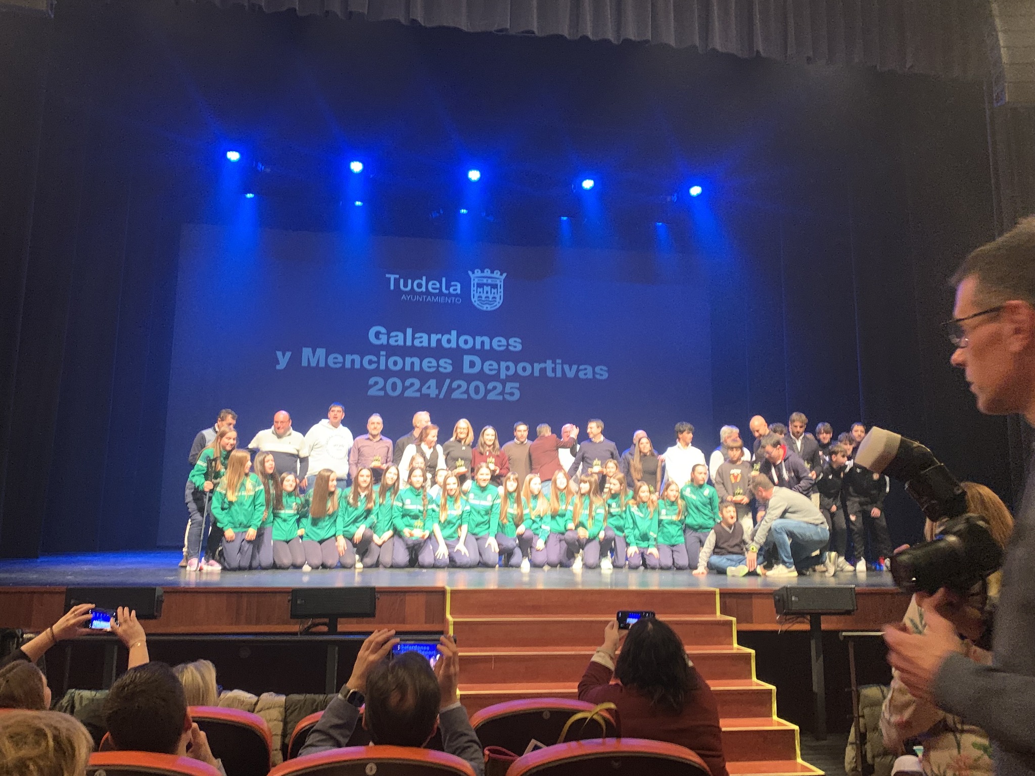 Distinciones al patinaje navarro en el acto de entrega de Galardones y Menciones Deportivas en Tudela