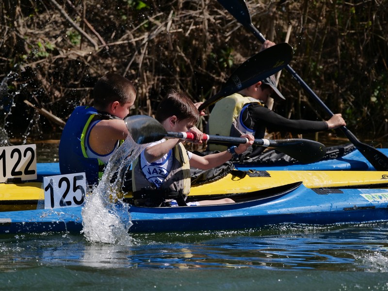 Campeonato Navarro y Juegos Deportivos inundan el Arga de pirag&uuml;istas