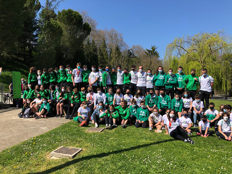 Amaia Osaba Olaberri y Mois&eacute;s Grijalba San Juli&aacute;n se llevan el Campeonato Navarro de 5000 metros