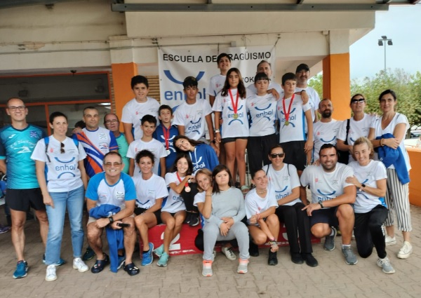 La octava edición de la regata Entrepuentes reunió a 170 palistas en aguas del Ebro