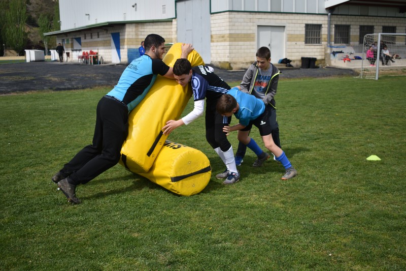 Sesenta deportistas en el Campus de Semana Santa del CM Funes Rugby