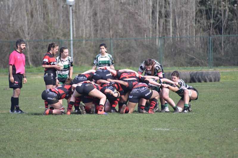 La &Uacute;nica Neskak supera al Gaztedi en la UPNA