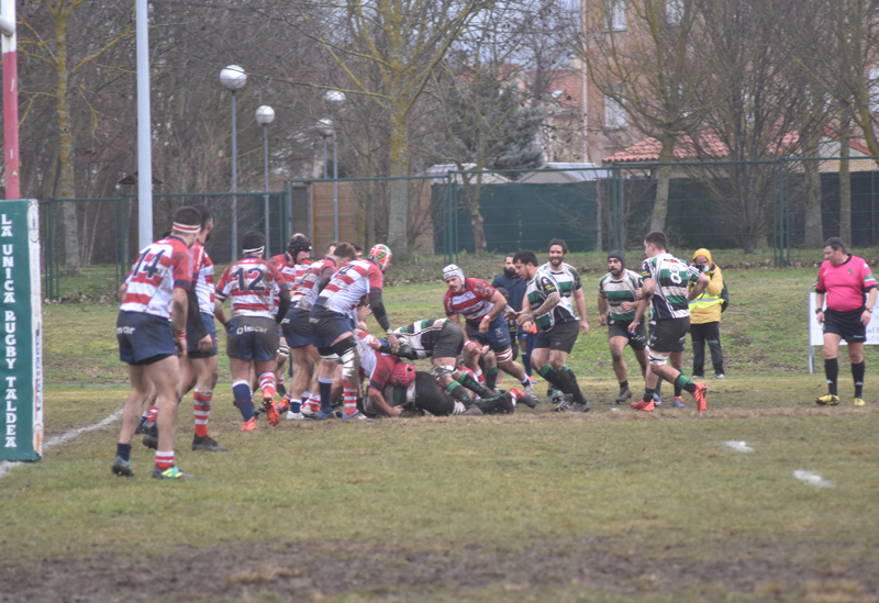 La &Uacute;nica &quot;se estrella&quot; con la delantera del Valtecsa