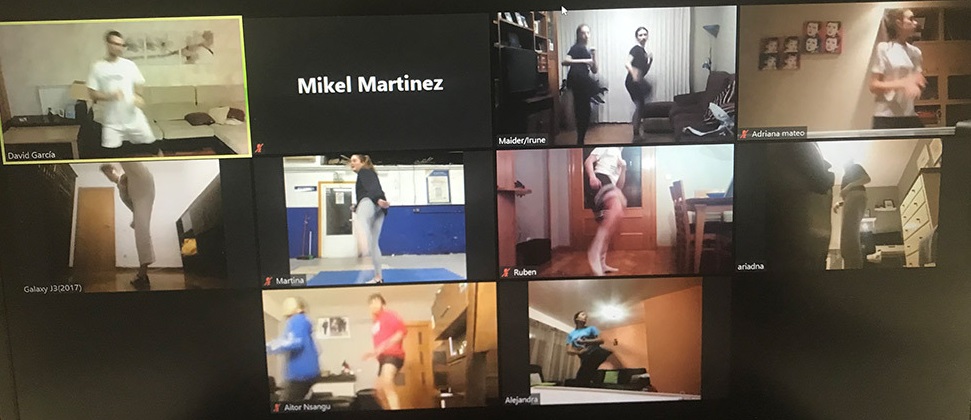 #YoEntrenoEnCasa con chicos y chicas de la selecci&oacute;n navarra