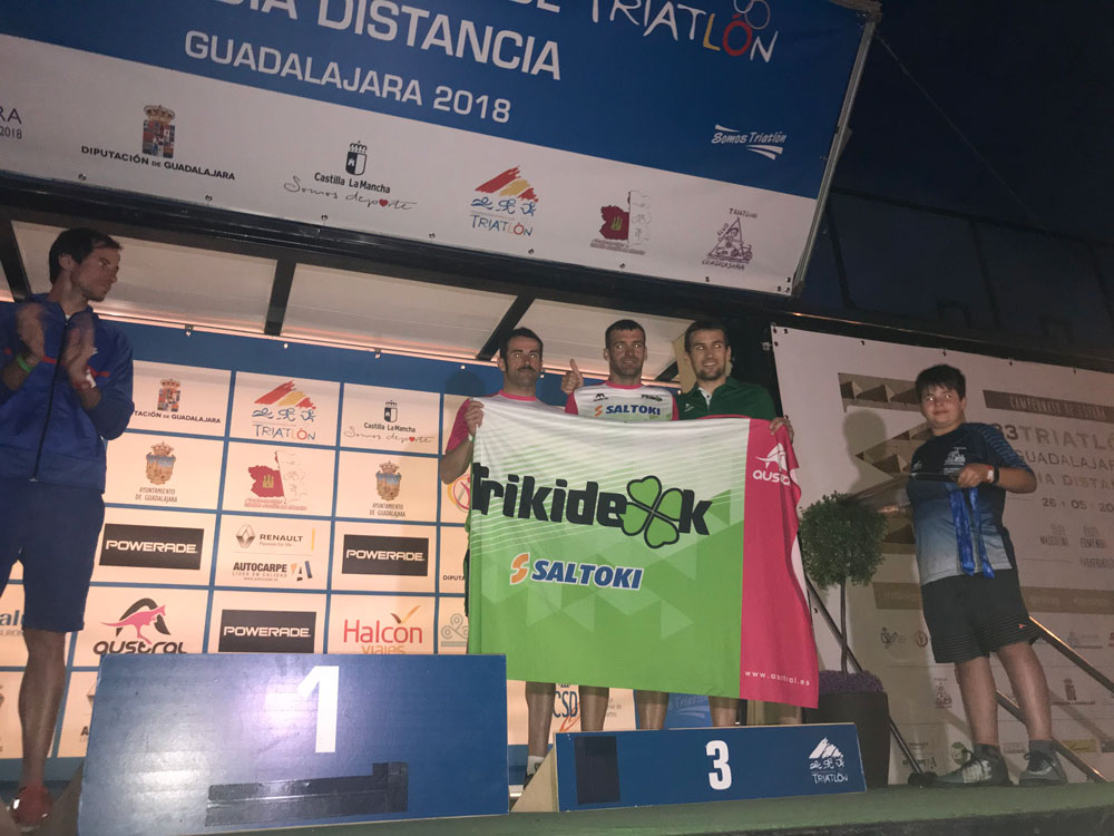 Doble medalla para Trikideak en el Nacional de media distancia