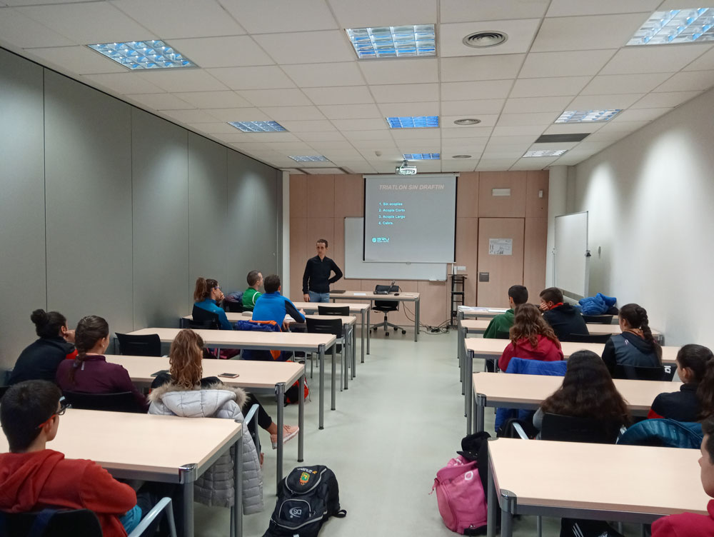 Segunda actividad del Programa de Perfeccionamiento de la Federaci&oacute;n Navarra de Triatl&oacute;n