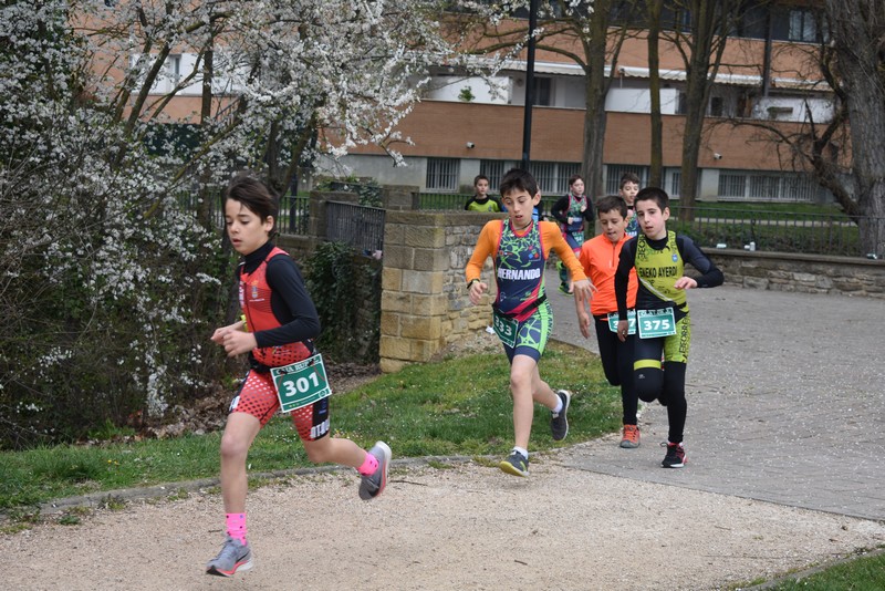 Gran participación de las categorías inferiores en el Duatlón de Aranguren