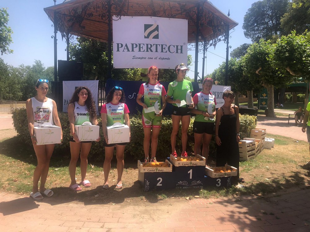 Domingo de éxitos para las triatletas de Saltoki Diquesí