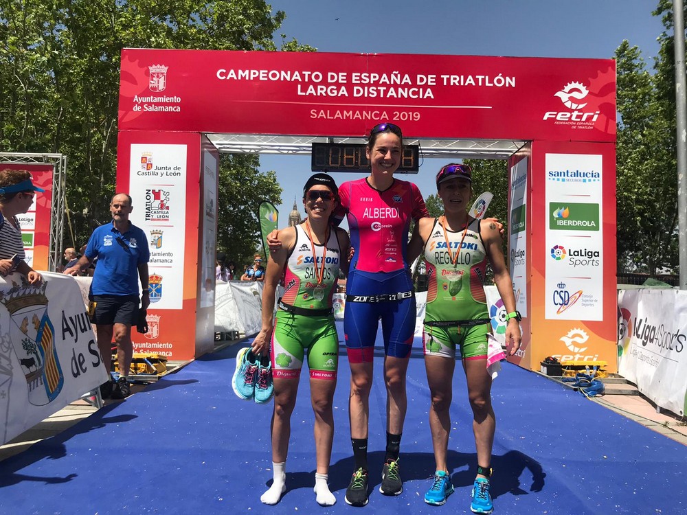 Domingo de éxitos para las triatletas de Saltoki Diquesí