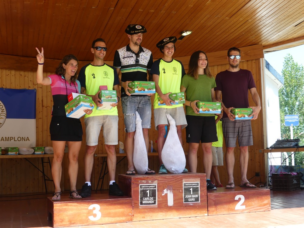 Héctor Ayucar y Nuria Rodriguez, Campeones Navarros en el Club Natación