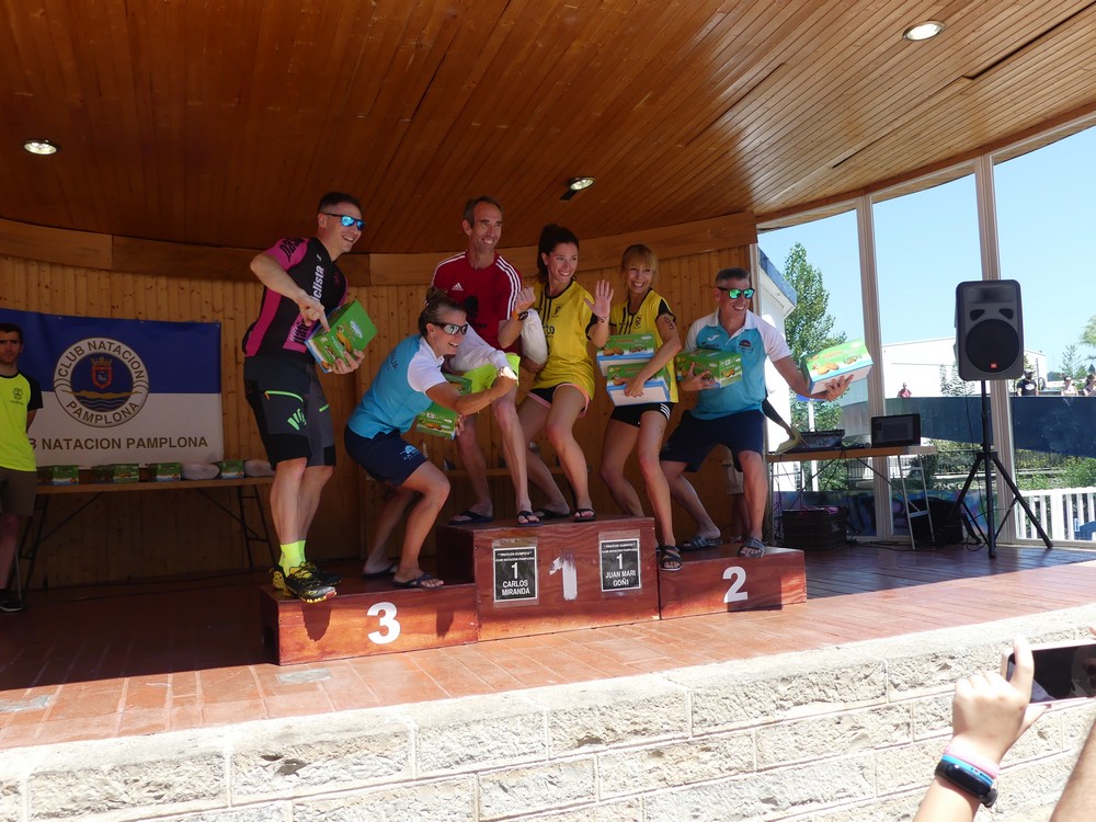 Héctor Ayucar y Nuria Rodriguez, Campeones Navarros en el Club Natación