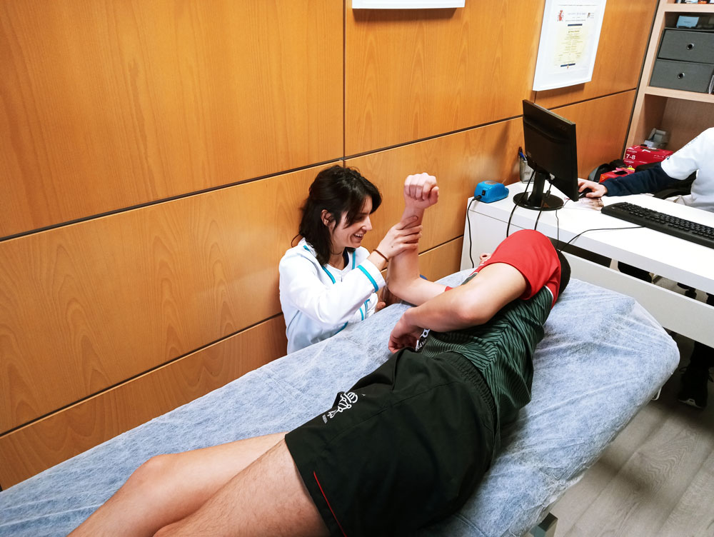 Cl&iacute;nic Prevenci&oacute;n de Lesiones en TDN y entrenamiento de nataci&oacute;n