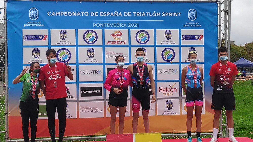 Cuatro medallas para Saltoki Trikideak en el Campeonato de España de Triatlón Sprint