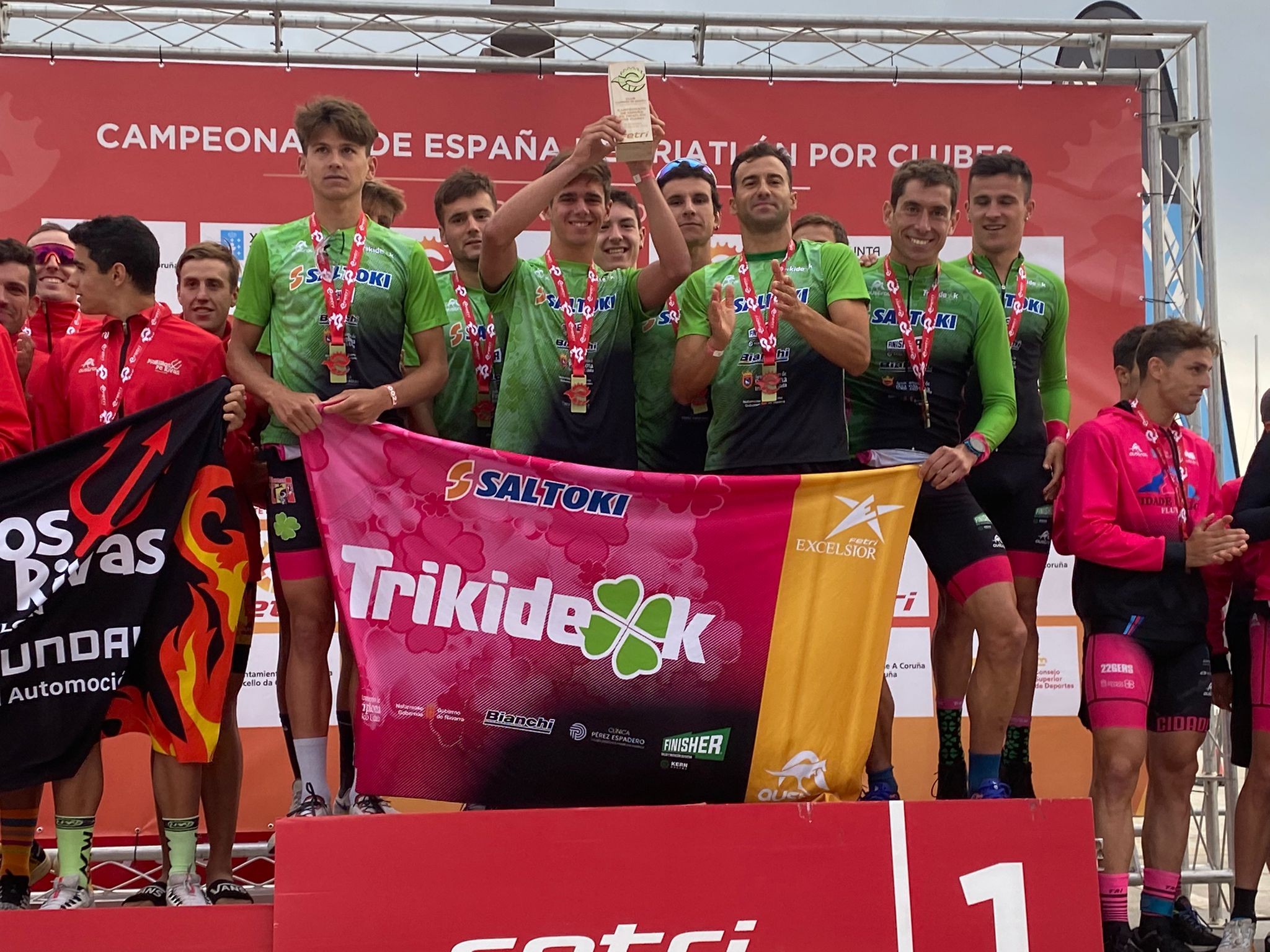 Saltoki Trikideak Campeón de España de Triatlón por Clubes y Relevos Mixtos