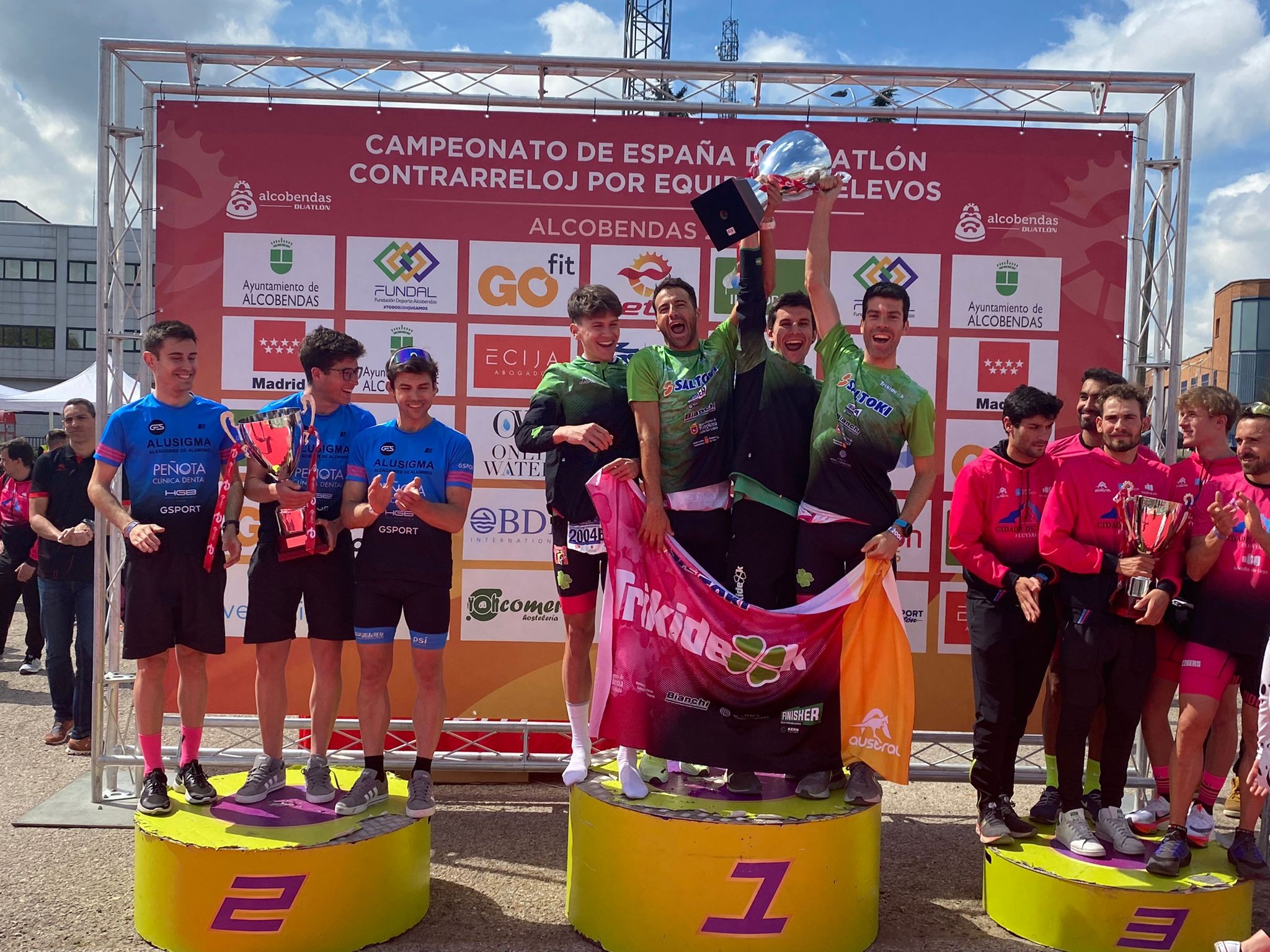 Saltoki Trikideak gana la Liga Nacional de Clubes de Duatlón de Primera División.