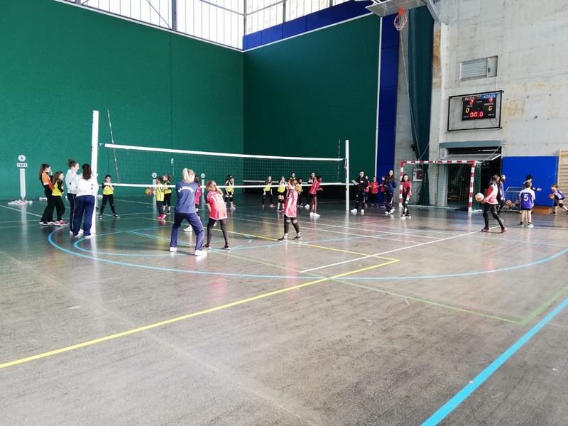 Zubiri subió el telón de las concentraciones de Minivoley