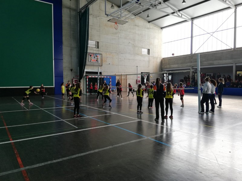 Zubiri subió el telón de las concentraciones de Minivoley