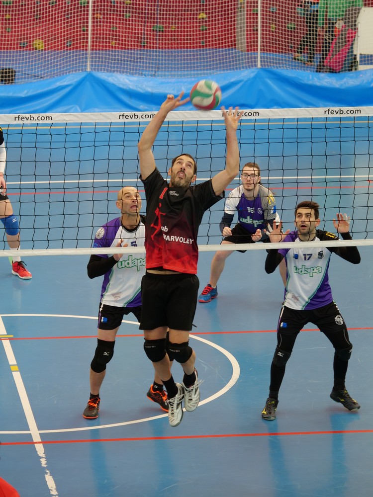 Doble liderato navarro en Liga Vasca.