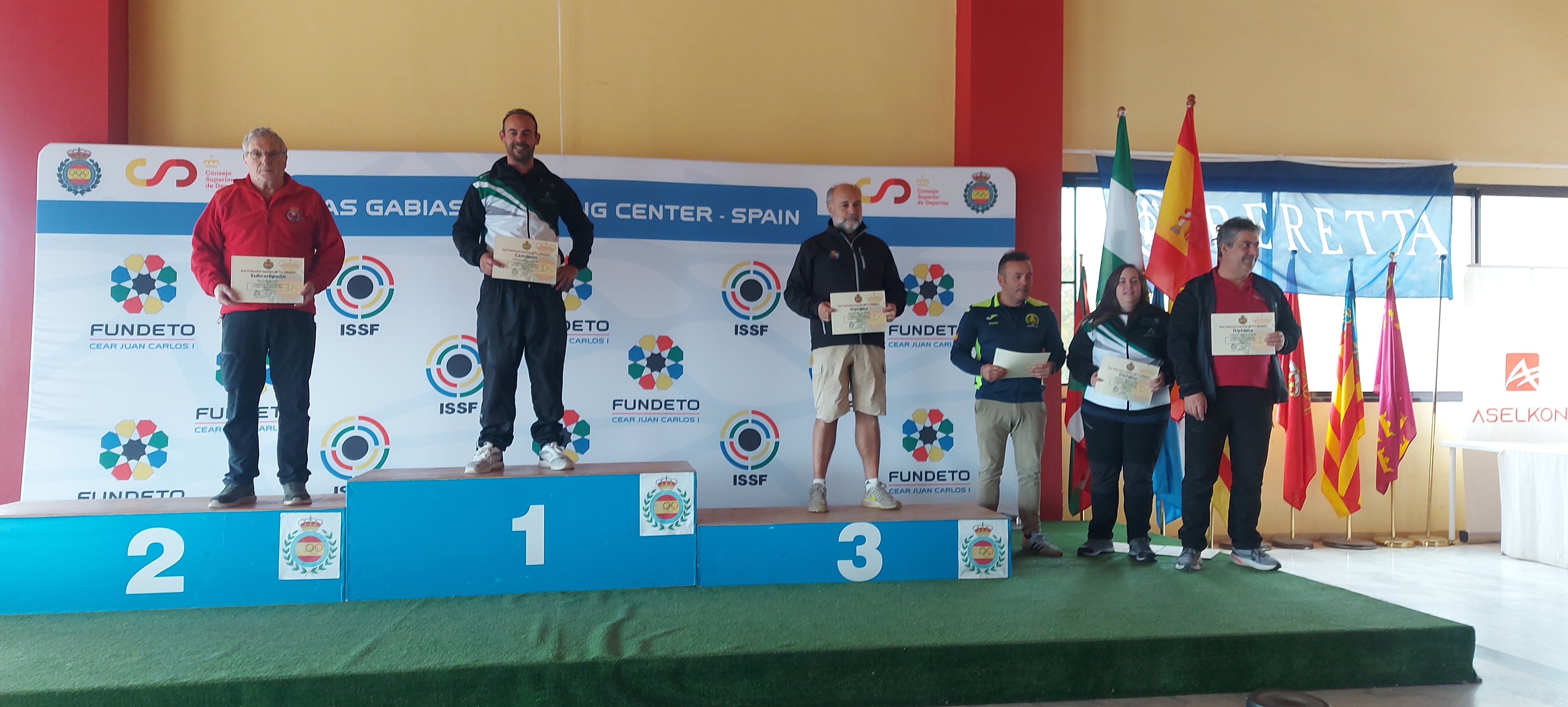 Cuatro medallas para Navarra en el Campeonato de España FClass y Combinada