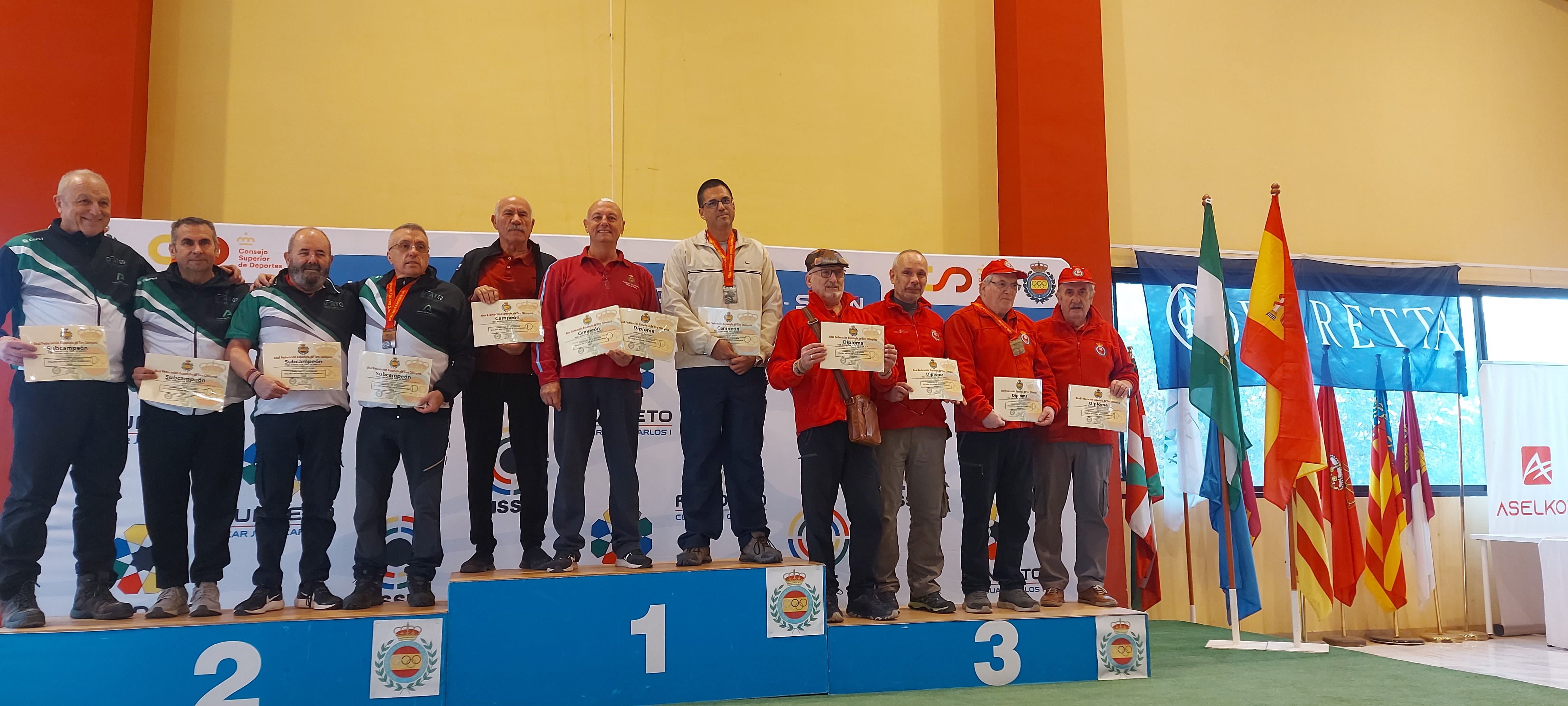 Cuatro medallas para Navarra en el Campeonato de España FClass y Combinada